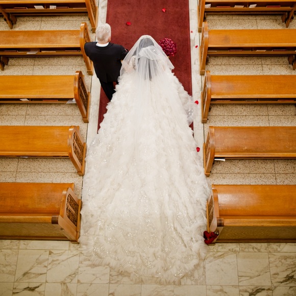 ATELIER BY JIMMY CHOO WEDDING DRESS with JIMMY CHOO matching cathedral veil - Picture 7 of 14